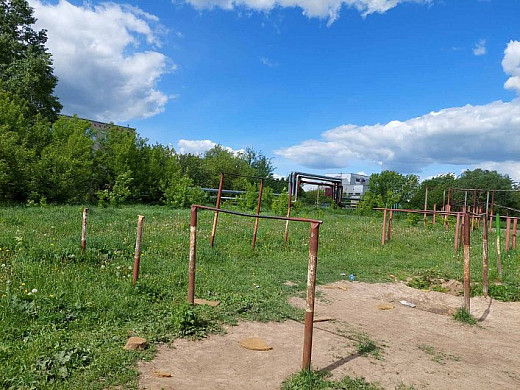 Кохомские власти требуют снести детскую площадку